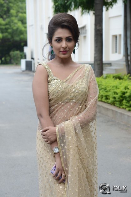 Madhu-Shalini-at-Cheekati-Raajyam-Movie-Press-Meet